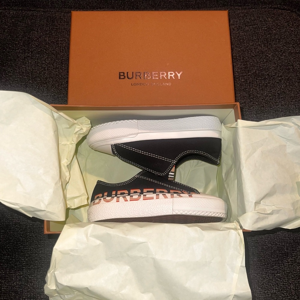 BURBERRY SNEAKERS -baby
